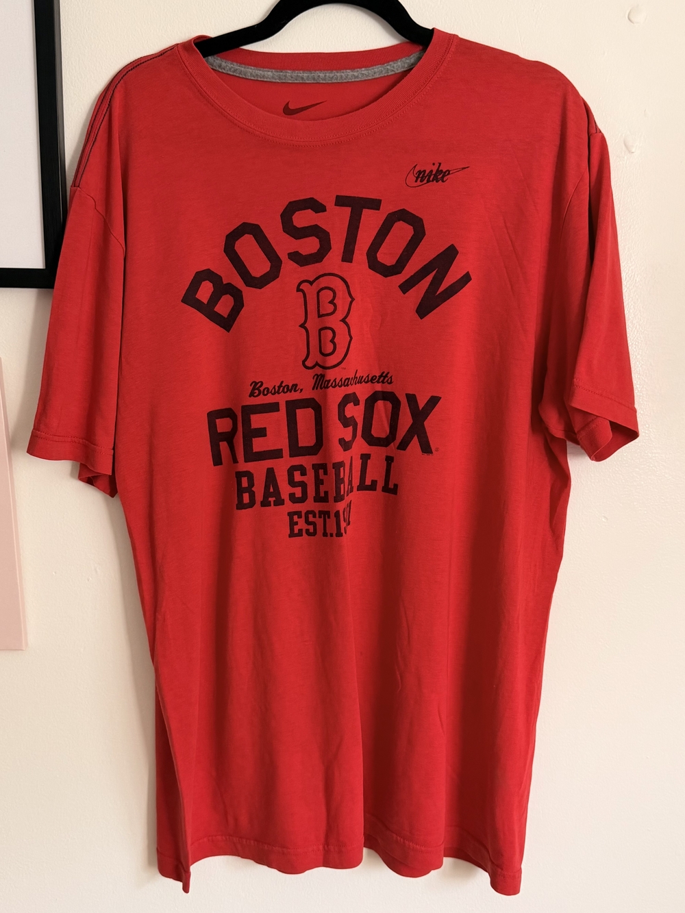 Nike Men's Boston Red Sox Red Graphic T-Shirt